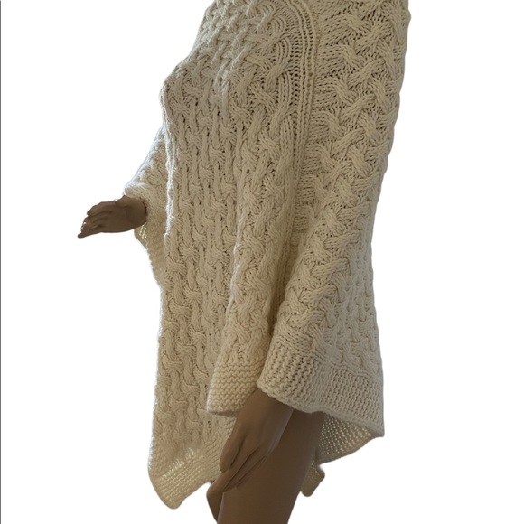 New wool, acrylic mix woven poncho - Picture 6 of 8